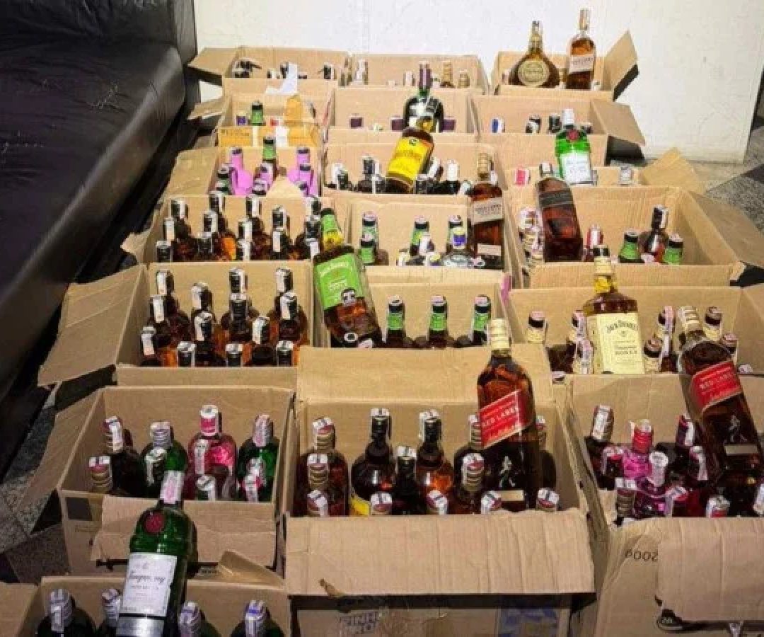 Operação apreende mais de 200 garrafas de bebidas adulteradas em Minas