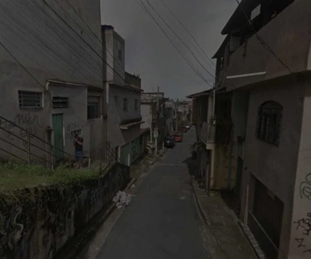 Beco Dez onde o homem de 36 anos morreu após confronto com policiais. Ele tinha consigo uma arma e várias drogas -  (crédito: Reprodução Google StreetView)