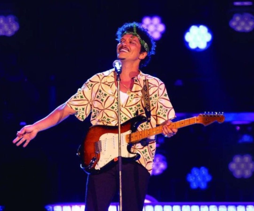 Bruno Mars anuncia nova turnê para 2026