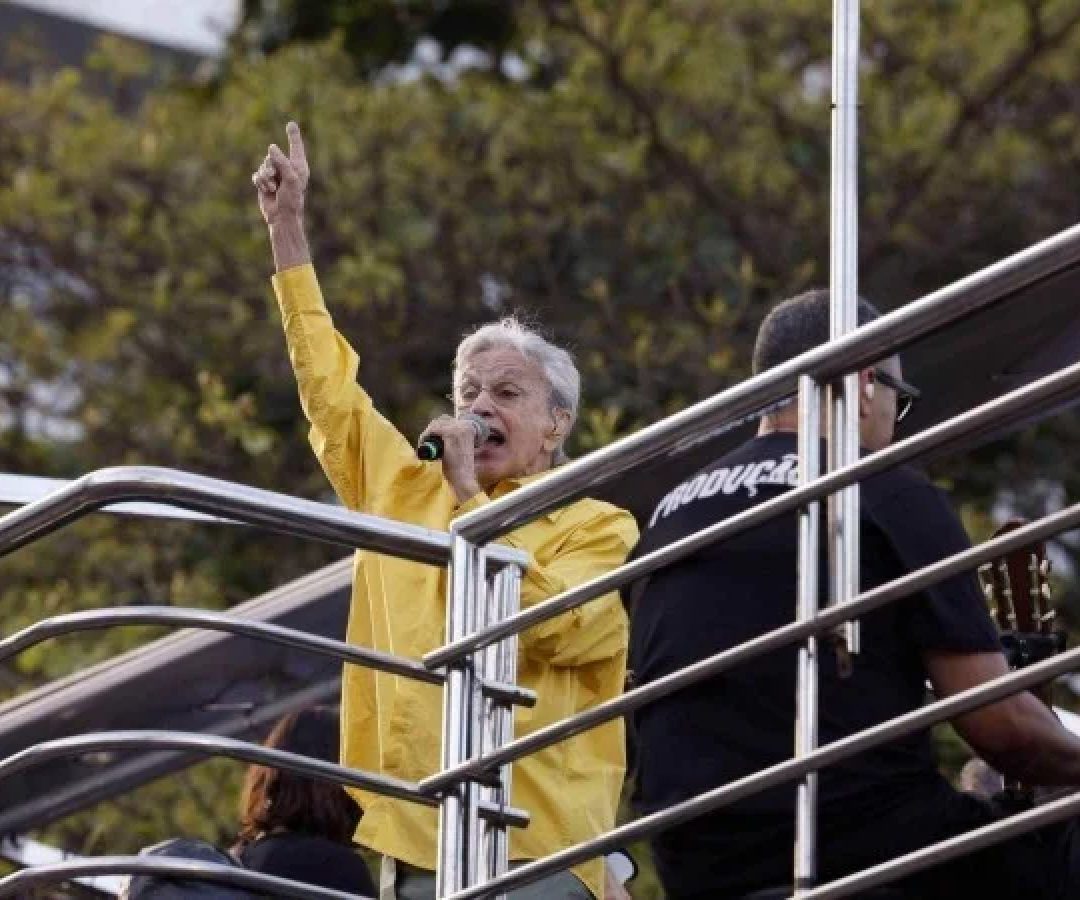 Caetano Veloso chama público para ocupar Copacabana no domingo (14/12) -  (crédito: Tânia Rêgo/Agência Brasil)