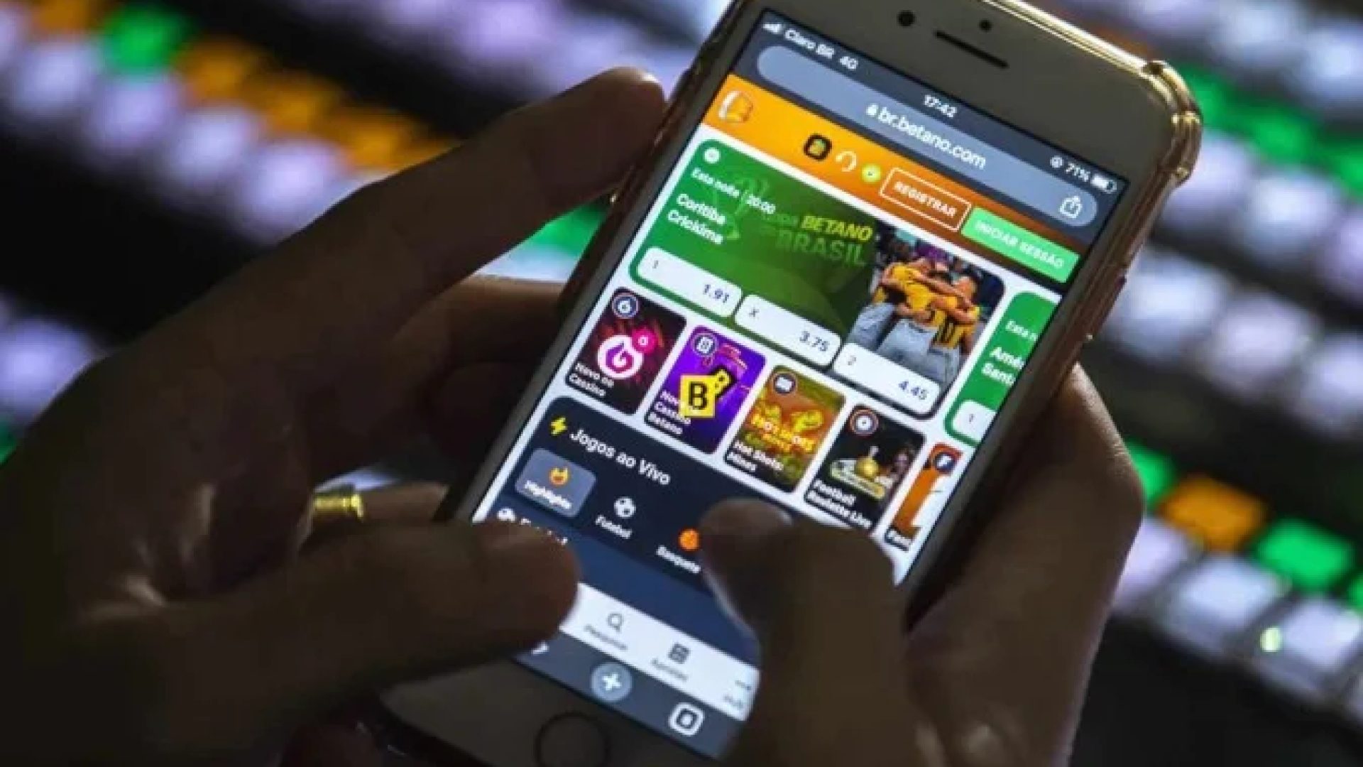 Danos à saúde mental e física que resultam em um prejuízo estimado em pelo menos R$ 38,8 bilhões por ano -  (crédito: Joédson Alves/Agência Brasil)