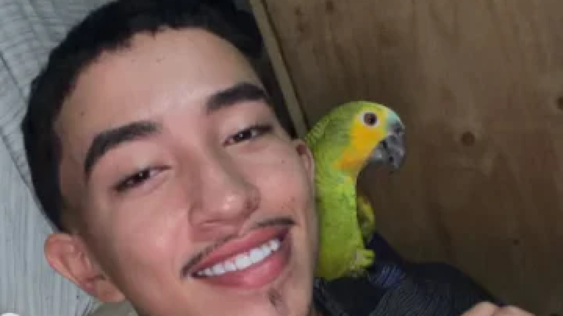 Influenciador, de 18 anos, era conhecido por vídeos bem-humorados nas redes sociais e manobras em motocicletas -  (crédito: Reprodução Instagram)