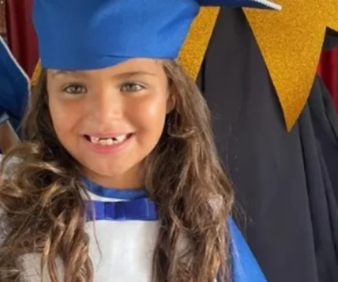Alice Emanuelly, de 7 anos, desaparecida desde a manhã dessa segunda-feira (26/1), no Bairro Citrolândia, em Betim (MG) -  (crédito: Redes Sociais/Reprodução)