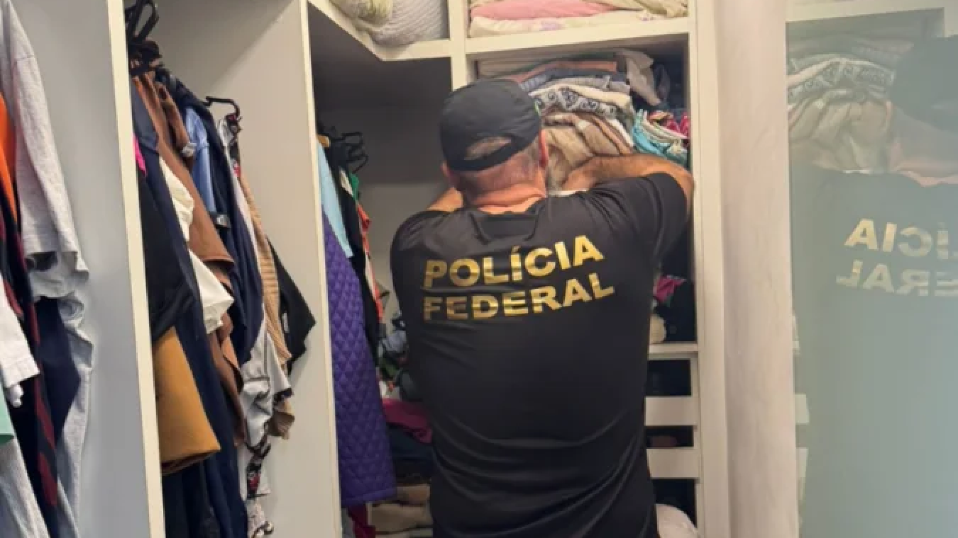 Os investigados cobrariam valores elevados para facilitar o deslocamento clandestino até o território norte-americano por meio do México -  (crédito: PF/Divulgação)