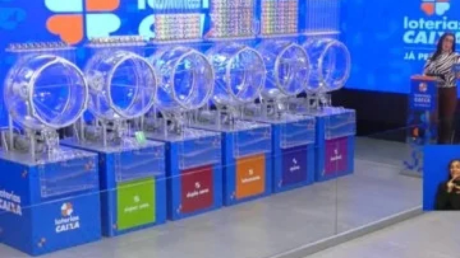 Acompanhe o sorteio das loterias desta segunda  -  (crédito: Reprodução/Youtube Caixa)