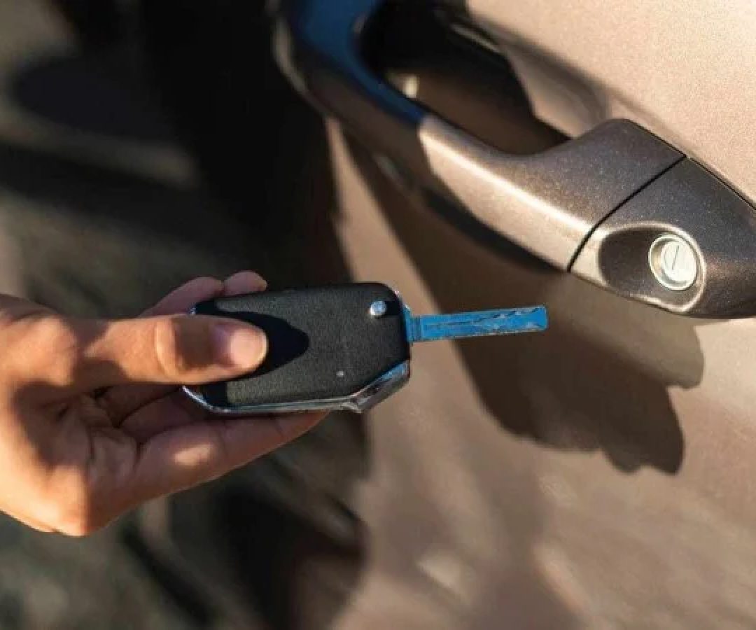 Jornalista tem a chave do carro roubada por ciclista em Belo Horizonte