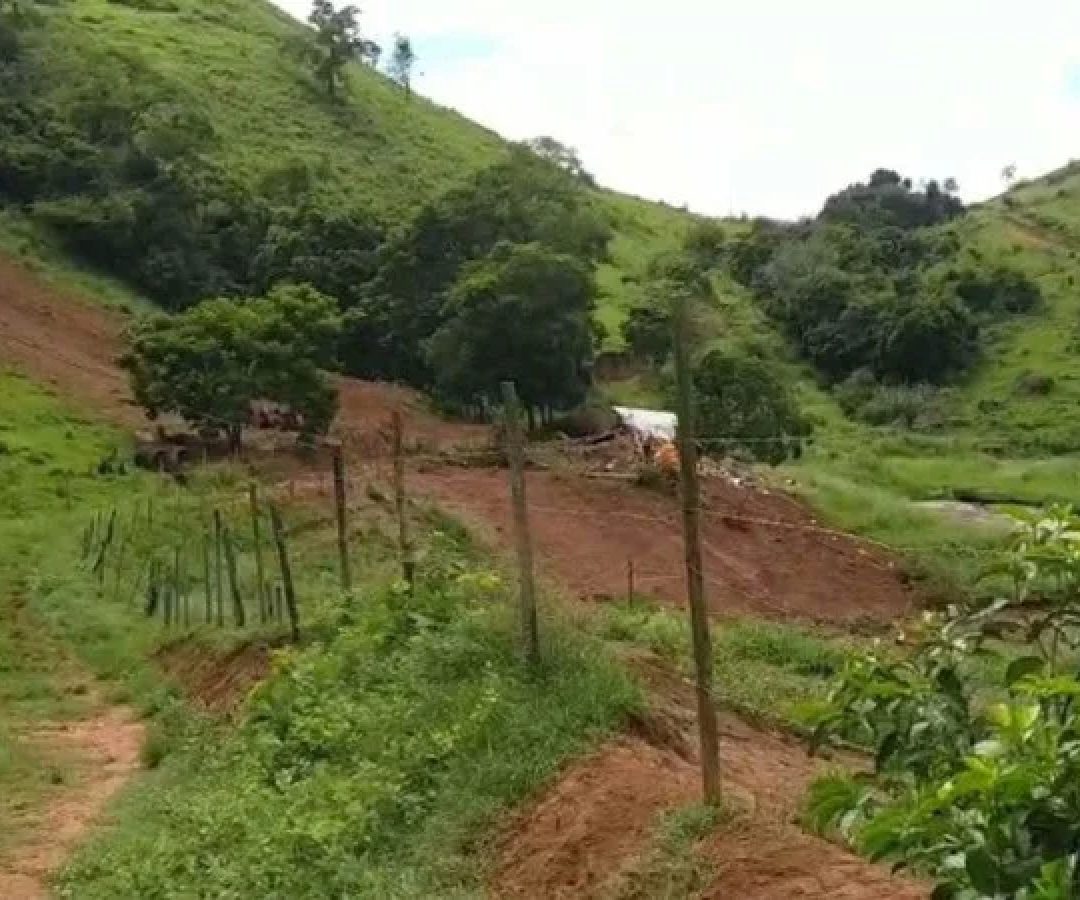 As ocorrências em ambas as cidades guardam uma distância de aproximadamente 25 km entre si -  (crédito: Divulgação / CBMMG)