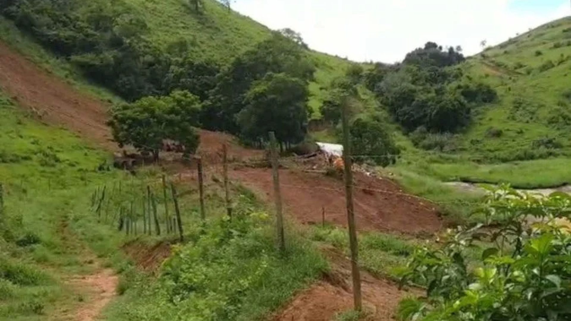 As ocorrências em ambas as cidades guardam uma distância de aproximadamente 25 km entre si -  (crédito: Divulgação / CBMMG)