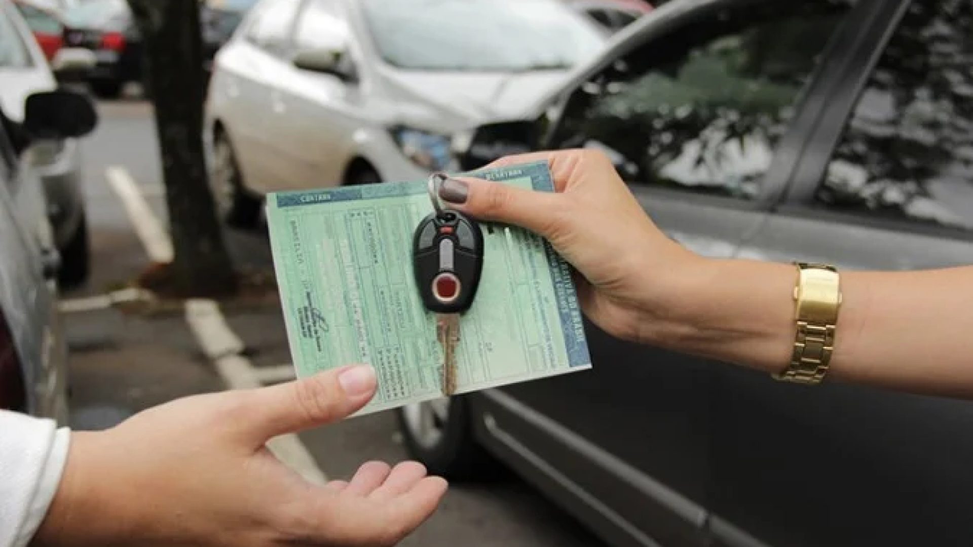 Em MG, o custo médio estimado para obtenção da CNH caiu de R$ 2.255,99 para cerca de R$ 660, mesmo com a inclusão de novas exigências -  (crédito: Divulgação / Detran SP)
