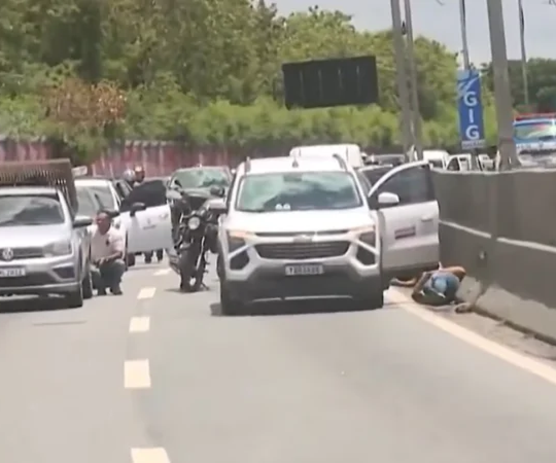 Polícia Civil faz operação emergencial no Complexo da Maré, no Rio.  -  (crédito: Reprodução/Agência Estado)