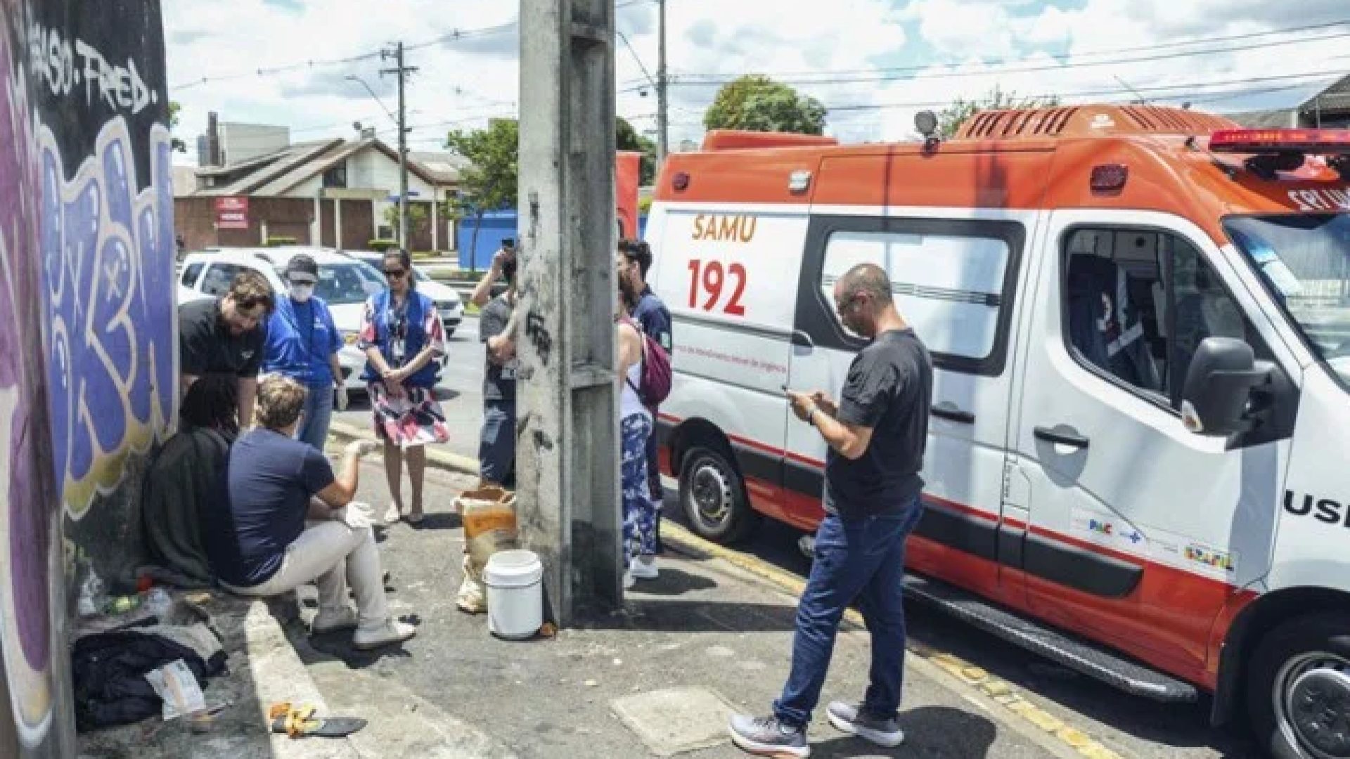 Prefeitura de Curitiba realiza internação involuntária de pessoa em situação de rua -  (crédito: Levy Ferreira/SECOM)