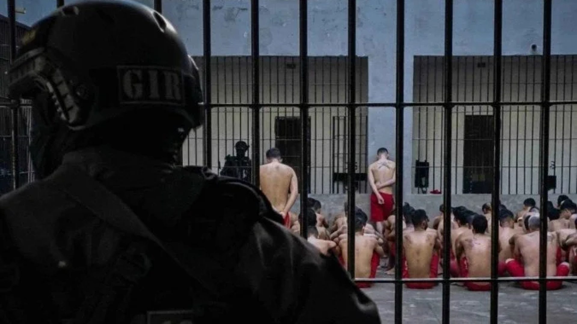 Policiais penais e militares agiram nos presídios mineiros para dissolver a organização de facções criminosas na Operação Dominus -  (crédito: Divulgação/Sejusp)