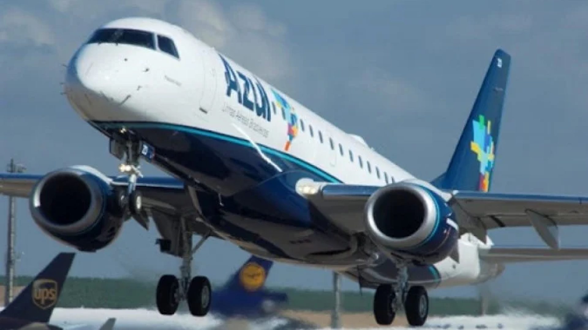 O avião da Azul foi autorizado a alinhar e decolar enquanto a aeronave da Gol fazia aproximação e aguardava autorização de pouso. -  (crédito: Divulgação/Secretaria de Turismo do Maranhão)