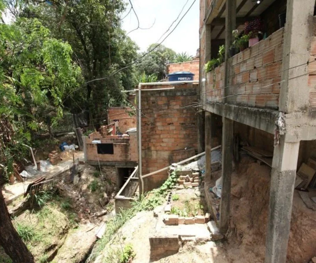 Áreas de risco em BH encontram-se, principalmente, nas regionais Norte, Nordeste, Leste e Centro-Sul, com maior índice de alagamentos, enchentes e deslizamentos de terra, devido, em parte, à própria geografia da capital. -  (crédito: Edésio Ferreira/EM/D.A Press)