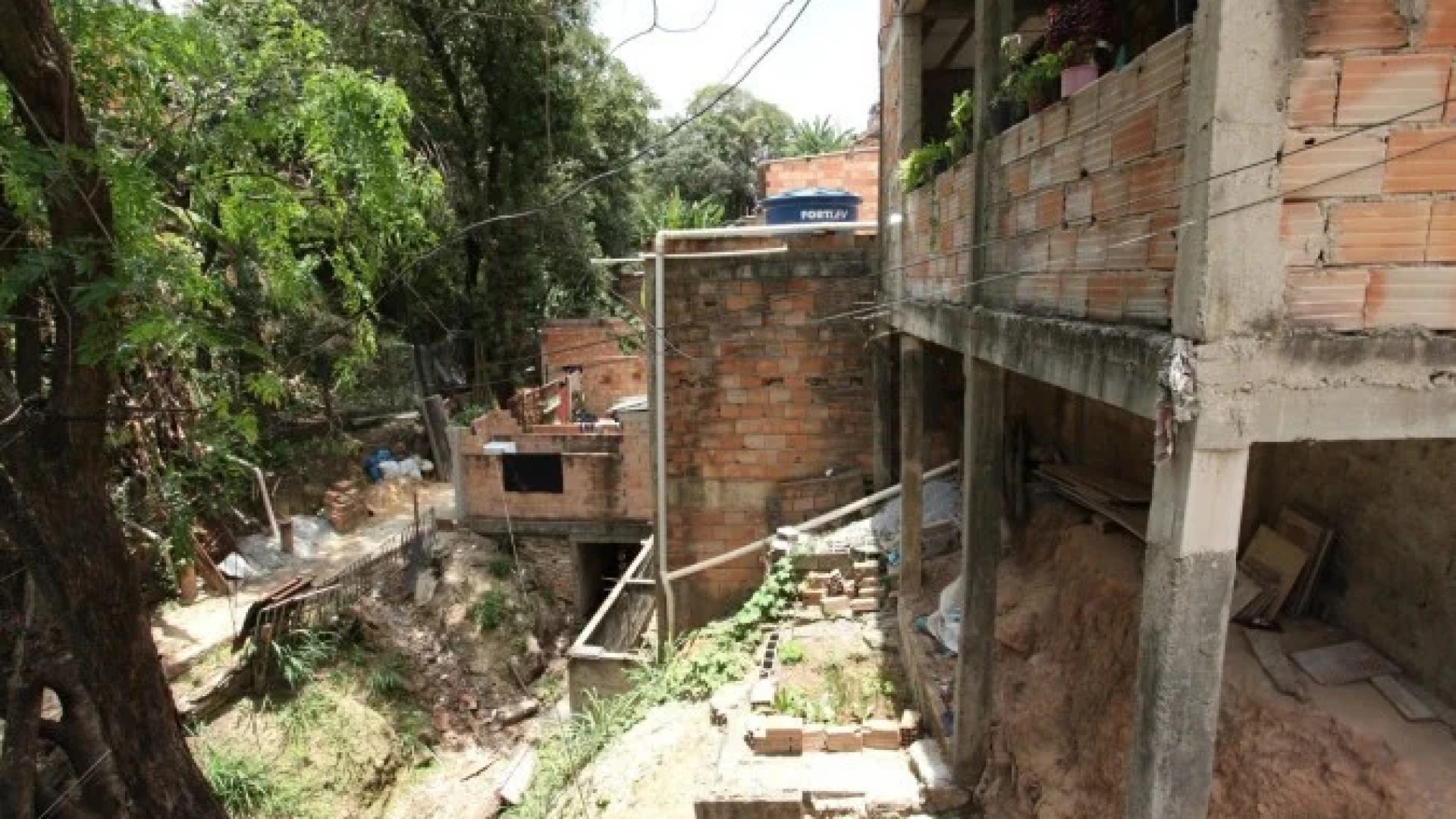 Áreas de risco em BH encontram-se, principalmente, nas regionais Norte, Nordeste, Leste e Centro-Sul, com maior índice de alagamentos, enchentes e deslizamentos de terra, devido, em parte, à própria geografia da capital. -  (crédito: Edésio Ferreira/EM/D.A Press)