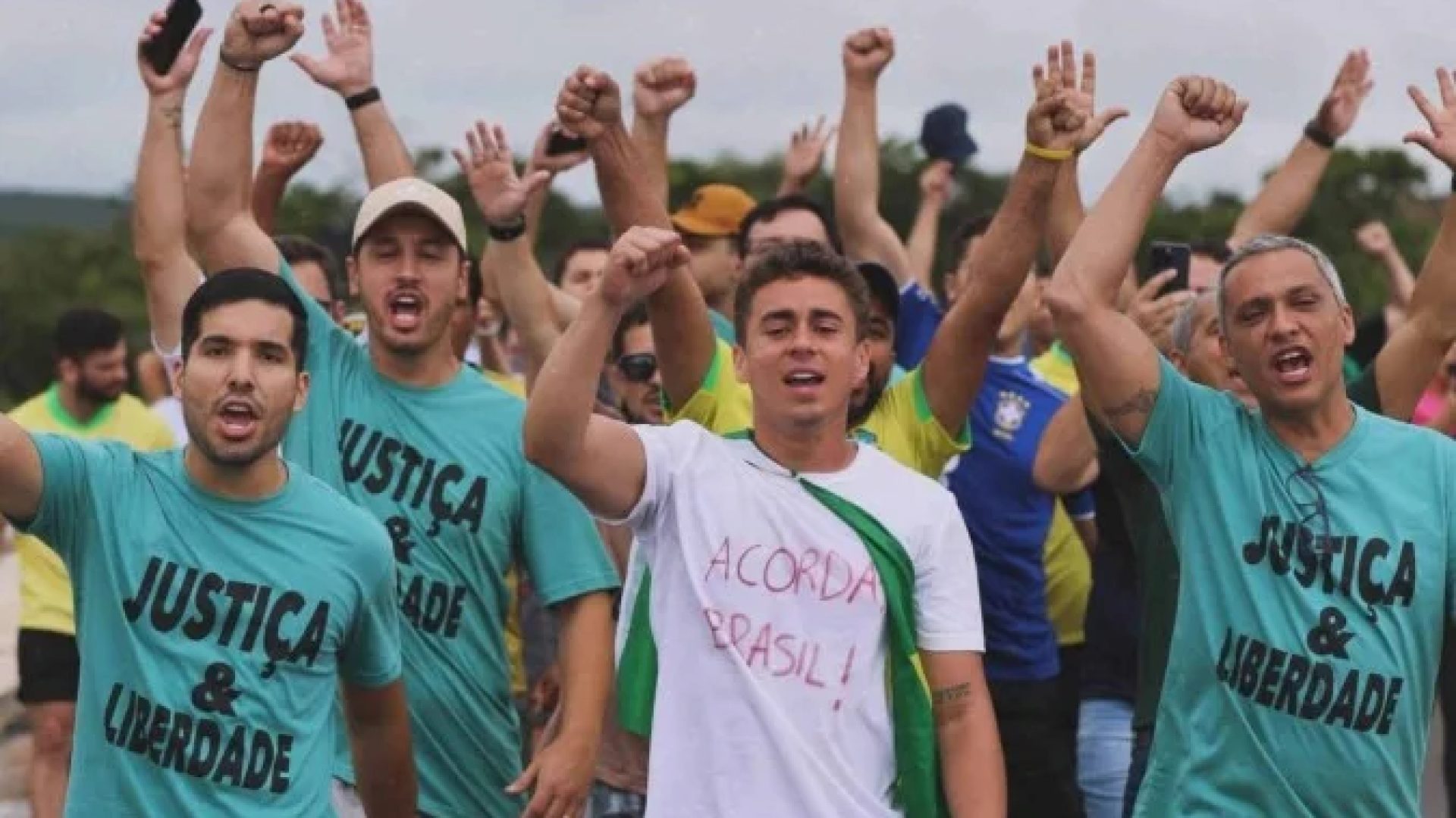 Segundo Nikolas, a mobilização ocorre em defesa do ex-presidente Jair Bolsonaro (PL) -  (crédito: Reprodução/Instagram/@nikolasferreiradm)