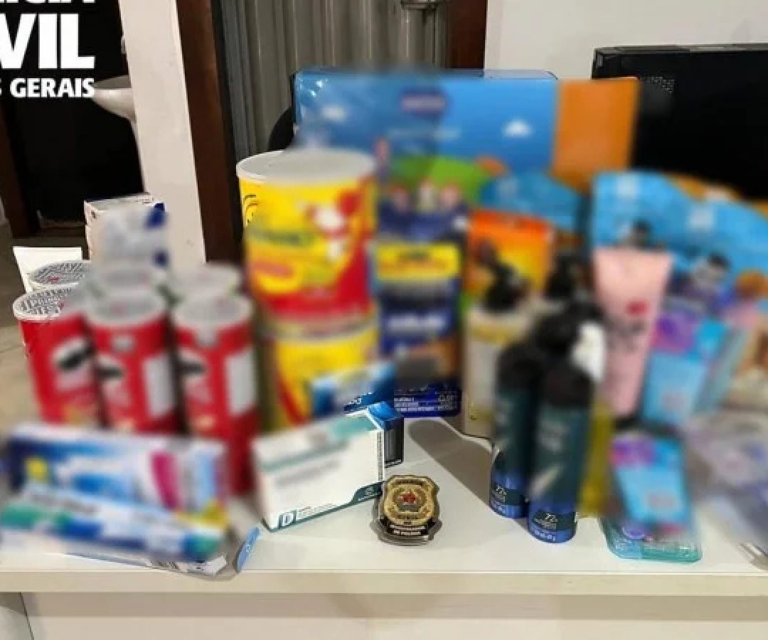 Mulher é presa ao usar comprovantes falsos de Pix para compras em Lagoa da Prata (MG) -  (crédito: PCMG/Reprodução)
