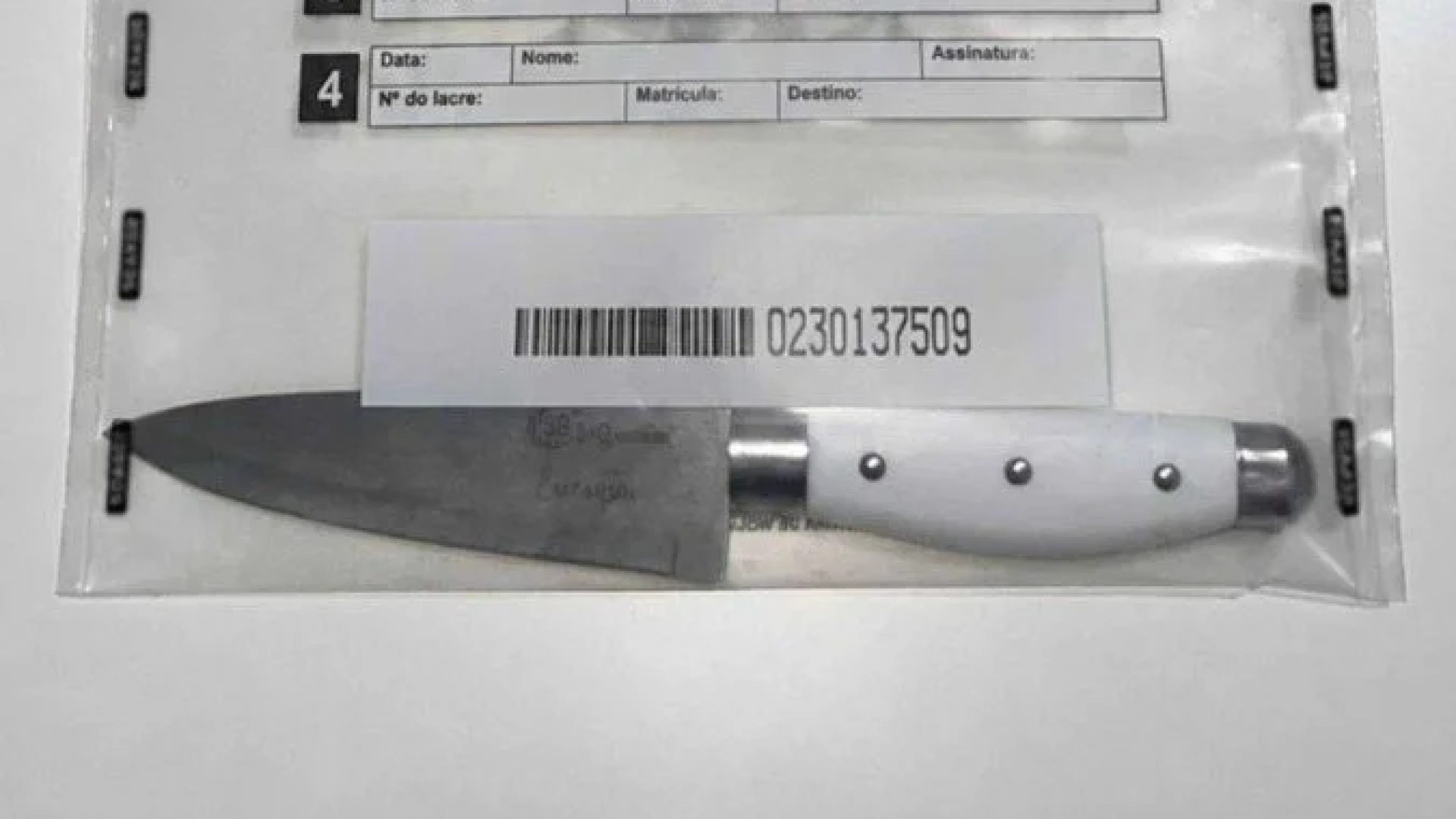 A Polícia Militar prendeu o homem em flagrante e a faca utilizada no crime foi apreendida e encaminhada à Polícia Civil -  (crédito: PMMG/Divulgação)