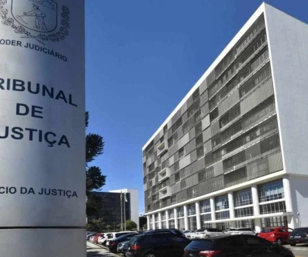 O médico ortopedista Lucas Saldanha Ortiz, condenado pela Justiça do Paraná a dez anos de reclusão sob acusação de ter cobrado e recebido dinheiro indevido de usuários do Sistema Único de Saúde (SUS), agia com