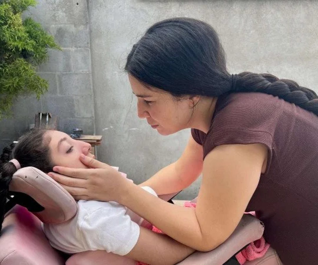 Ianka se casou com Vitor e hoje têm, além de Sophia, outra filha, a Ester. Ela também está grávida de Efraim -  (crédito: Julia Carneiro)