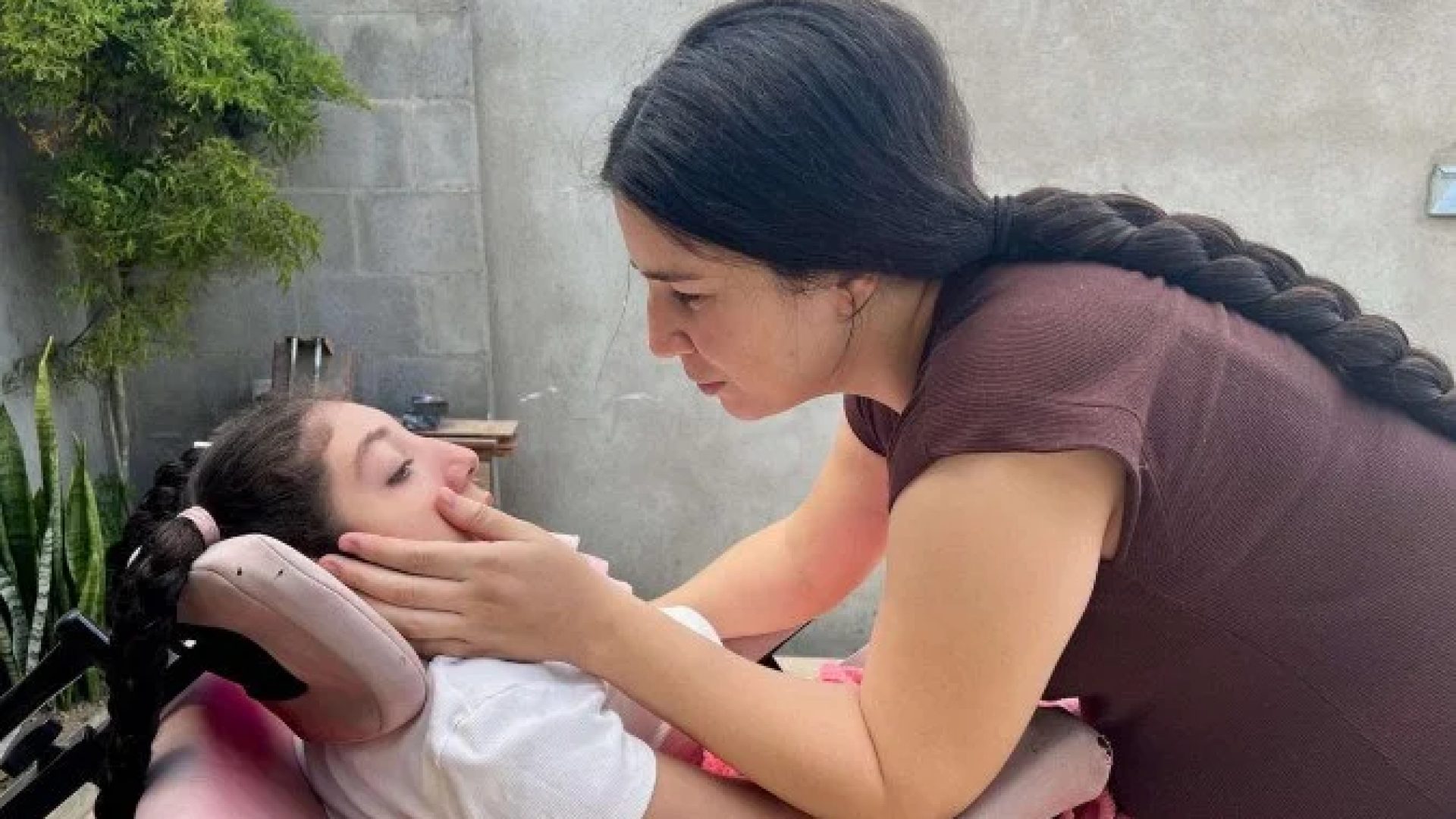 Ianka se casou com Vitor e hoje têm, além de Sophia, outra filha, a Ester. Ela também está grávida de Efraim -  (crédito: Julia Carneiro)