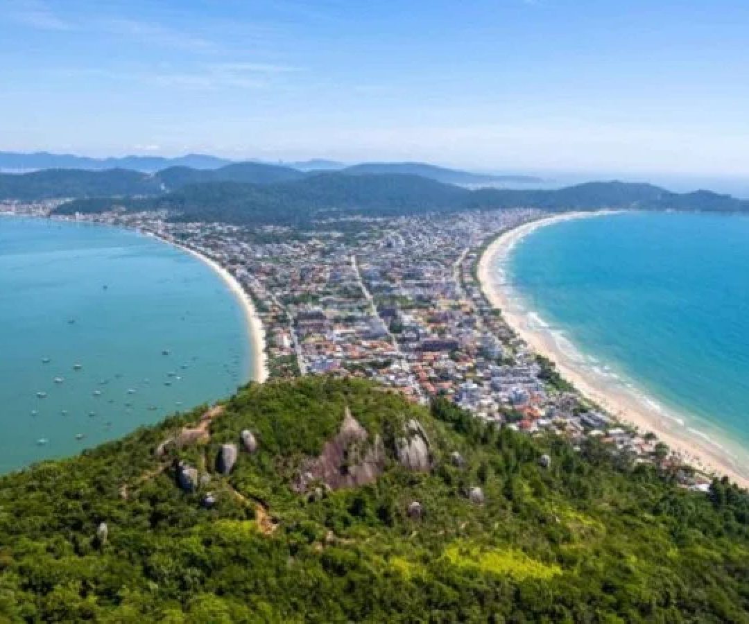 Bombinhas tem 67% de &aacute;rea verde e abriga tr&ecirc;s unidades de conserva&ccedil;&atilde;o -  (crédito: Cristian Cruz/Prefeitura de Bombinhas)