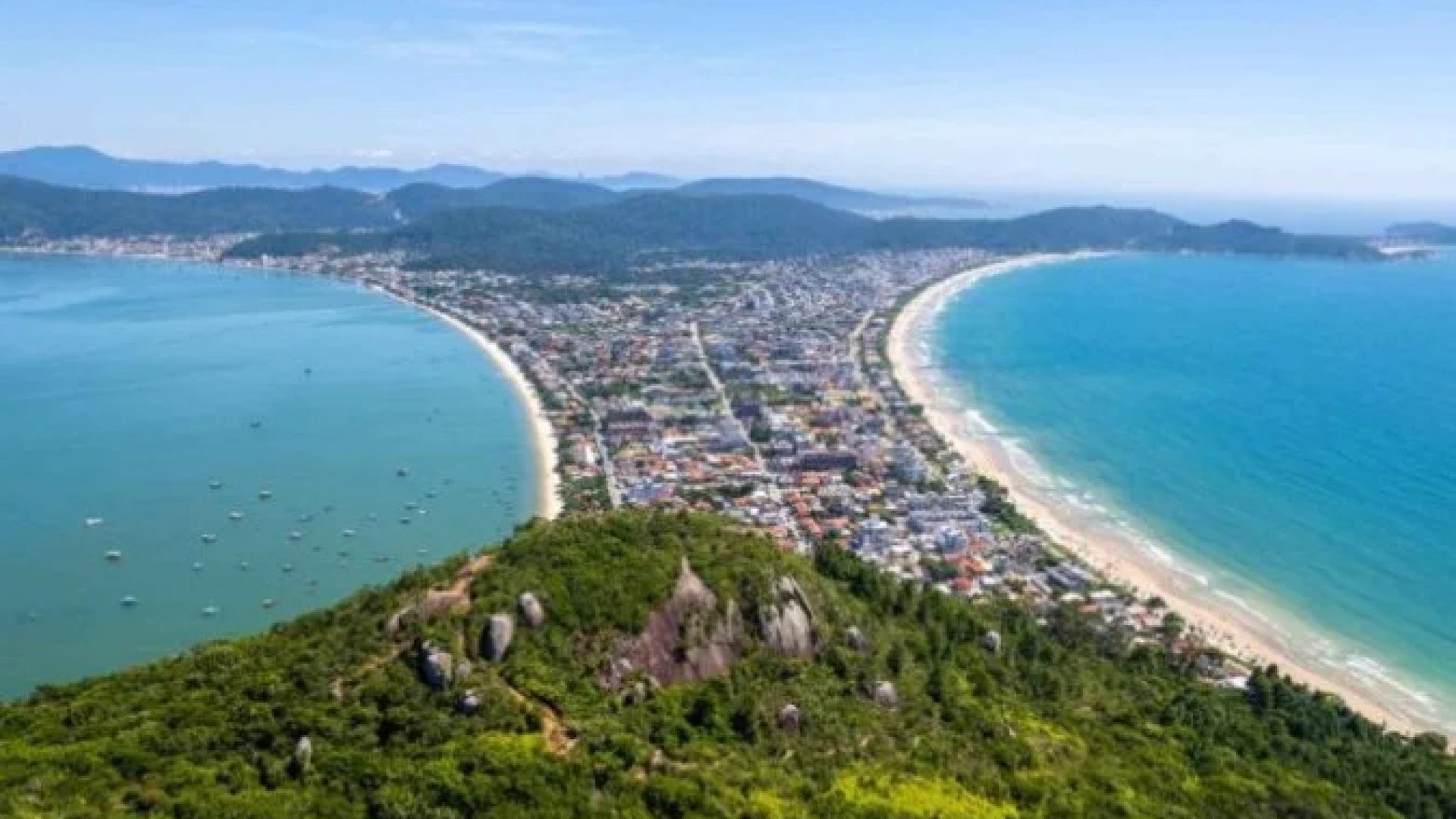 Bombinhas tem 67% de &aacute;rea verde e abriga tr&ecirc;s unidades de conserva&ccedil;&atilde;o -  (crédito: Cristian Cruz/Prefeitura de Bombinhas)