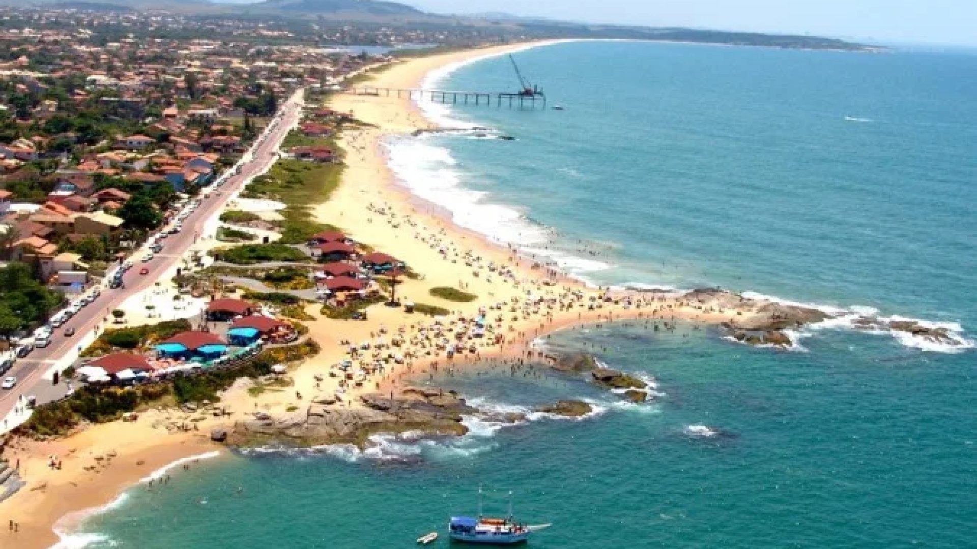 Rio das Ostras reúne praias, áreas de preservação ambiental e espaços urbanos que atraem tanto turistas quanto novos moradores -  (crédito: Reprodução)