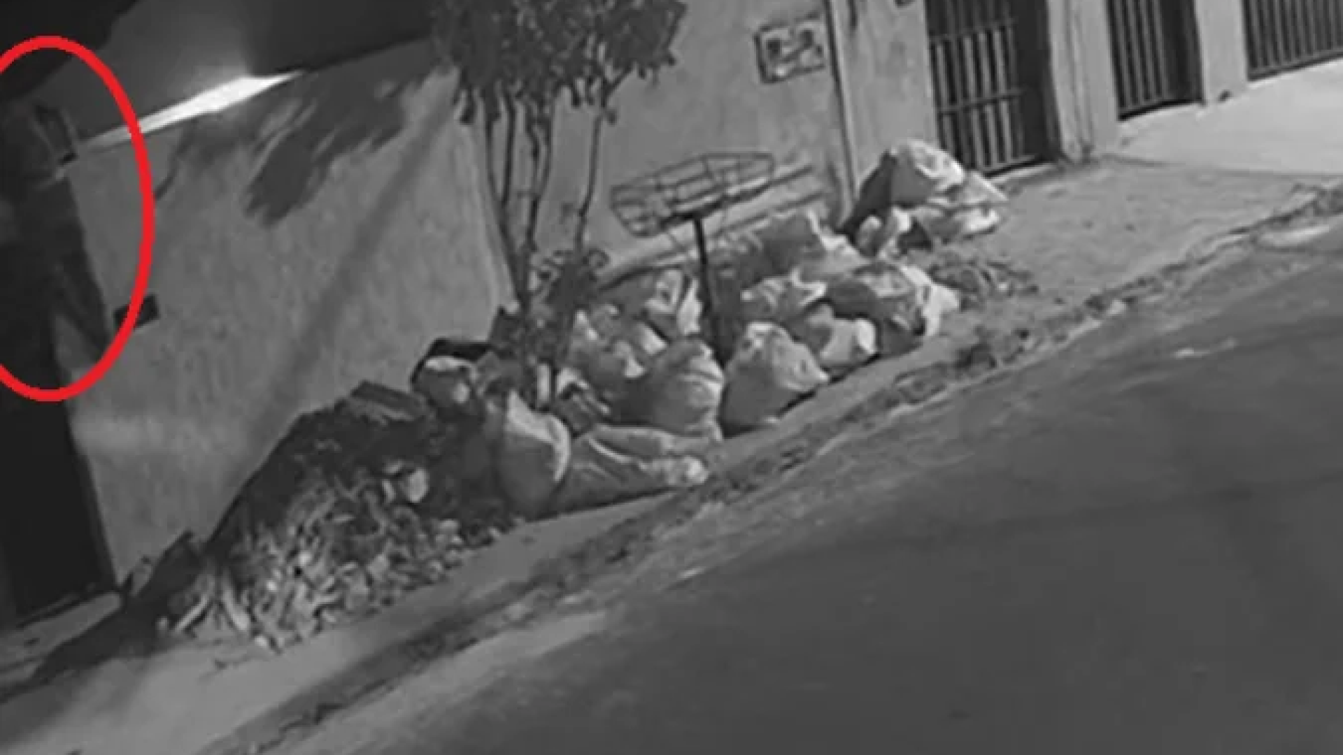 Ao ser abordado pela polícia homem disse que achou que morava no imóvel e fugiu ao perceber que outra família estava no local  -  (crédito: Divulgação)