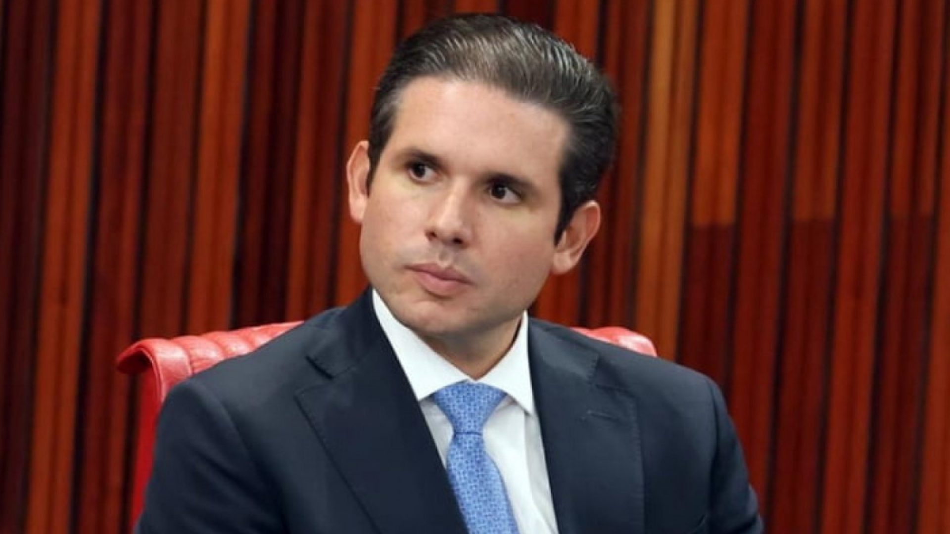 Funcionária fantasma em gabinete de Motta acumulou salário na Câmara com o de médica em prefeituras