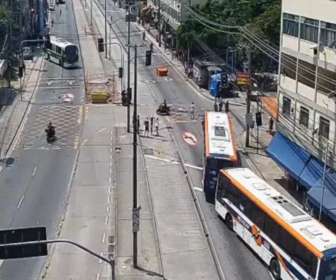 Durante o confronto um suspeito foi baleado  -  (crédito: Reprodução/Redes sociais)