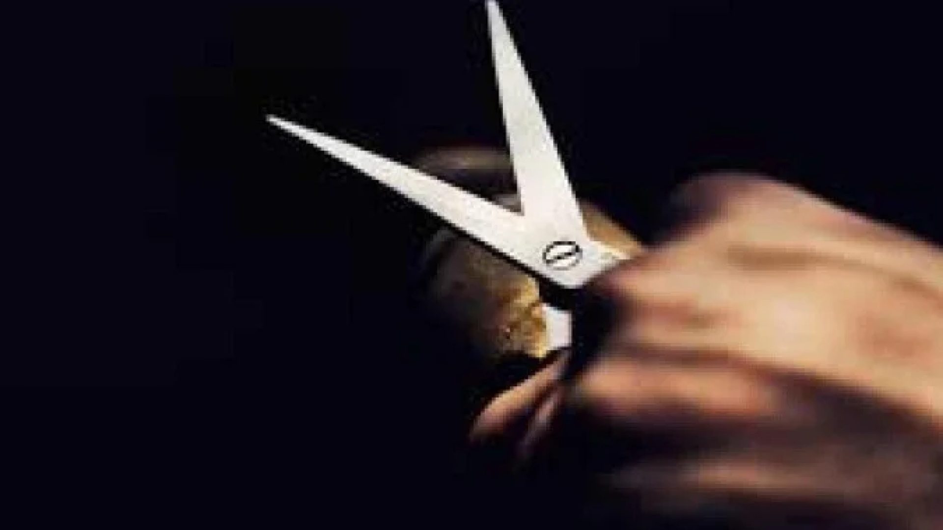 Vítima foi atacada com tesoura pela companheira enquanto estava deitada na residência em Contagem (MG) -  (crédito: PxHere/Reprodução)