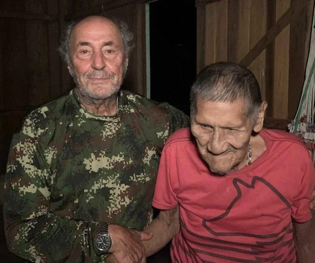 Sydney Possuelo com o ancião Arara -  (crédito:  Wellington Magalhães)