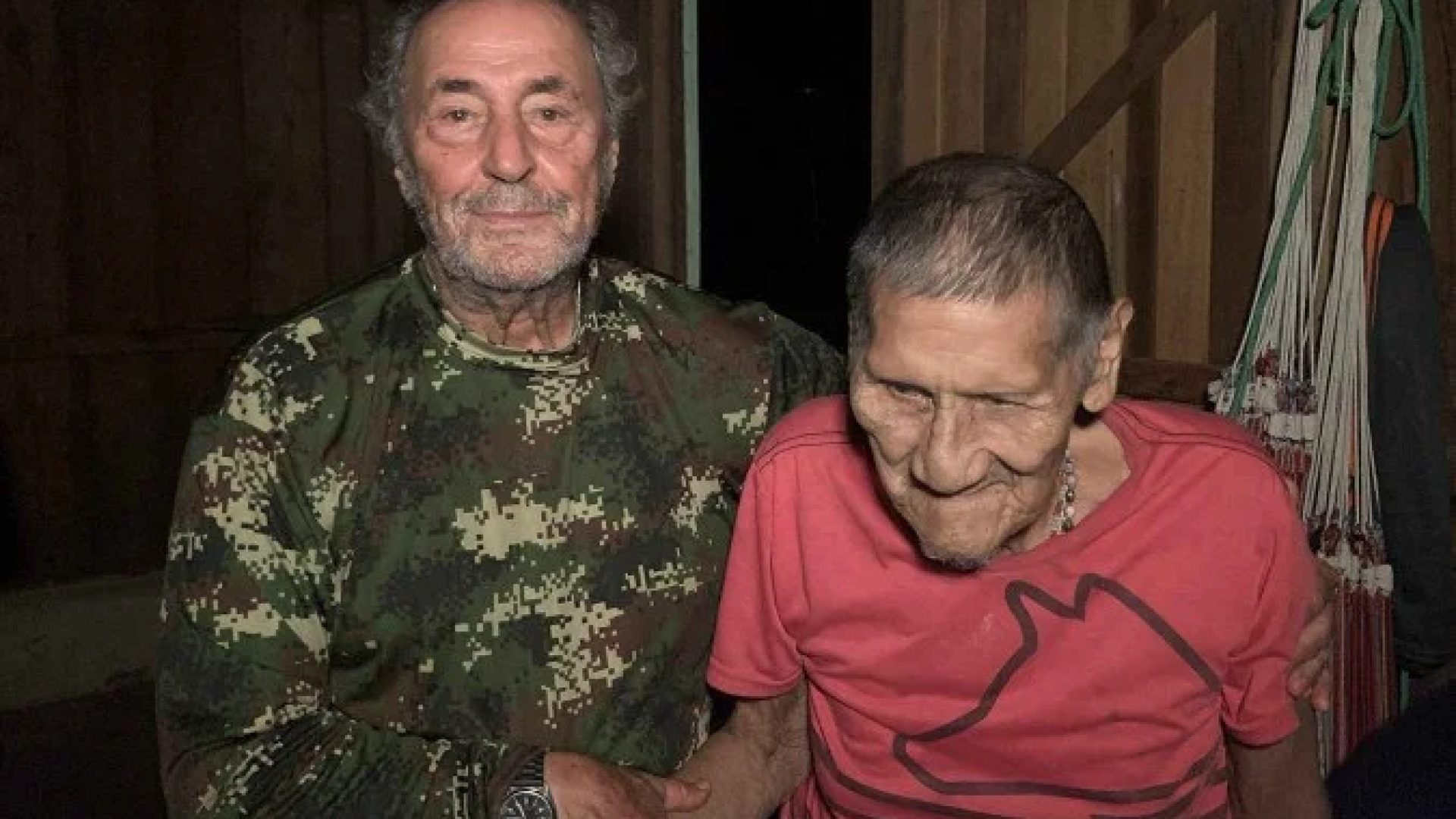Sydney Possuelo com o ancião Arara -  (crédito:  Wellington Magalhães)