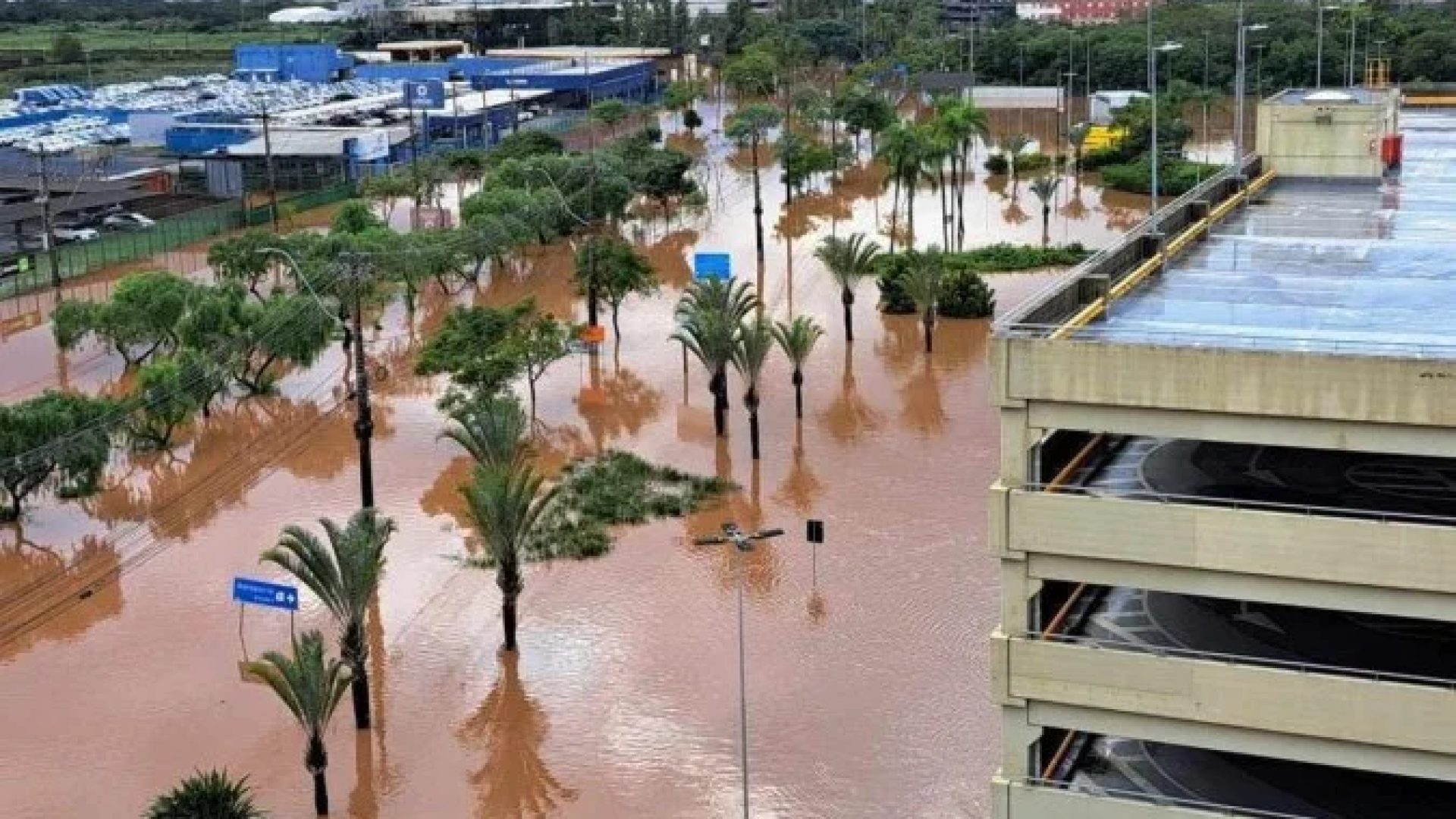 Mais de 450 municípios do estado gaúcho foram atingidos pelas cheias de abril de 2024 -  (crédito: Fotos: Henrique Lessa/CB)