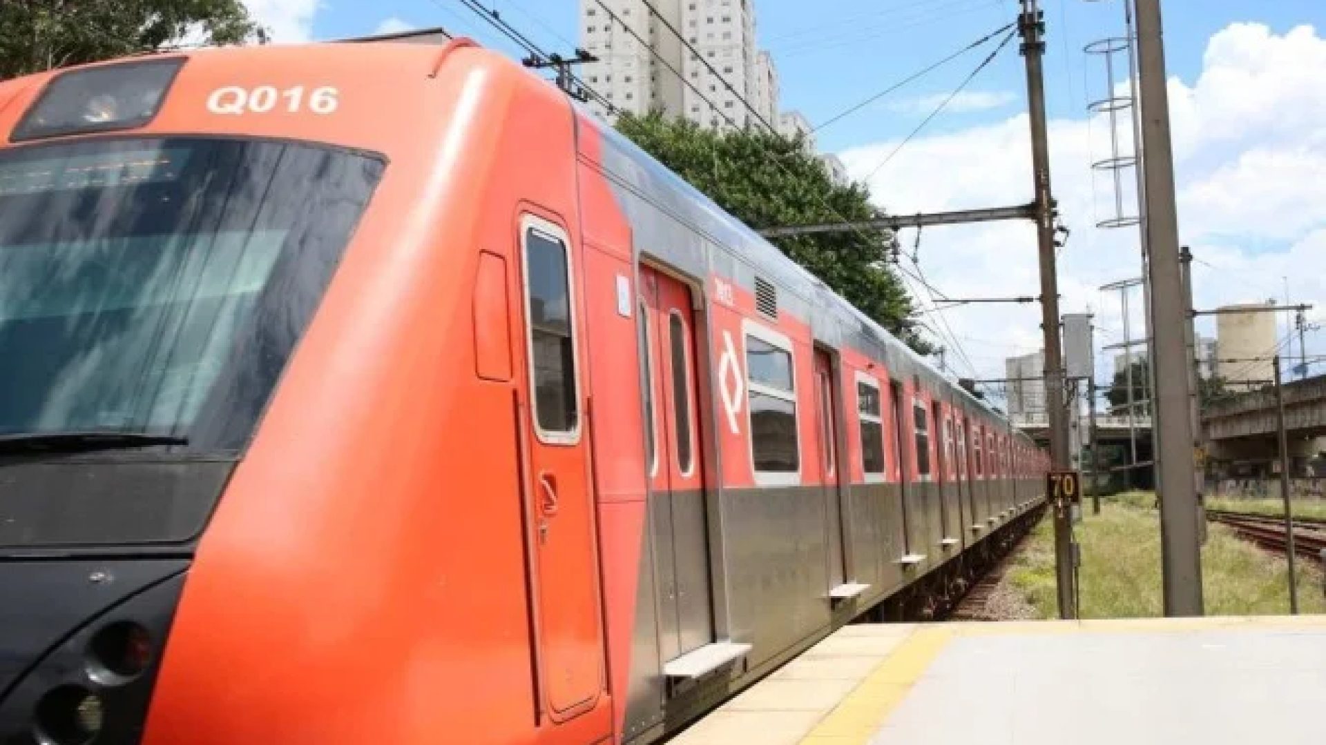 A investigação foca no descarrilamento de um trem, denúncias de portas abertas em movimento e a morte de um funcionário eletrocutado -  (crédito: Rovena Rosa/Agência Brasil)