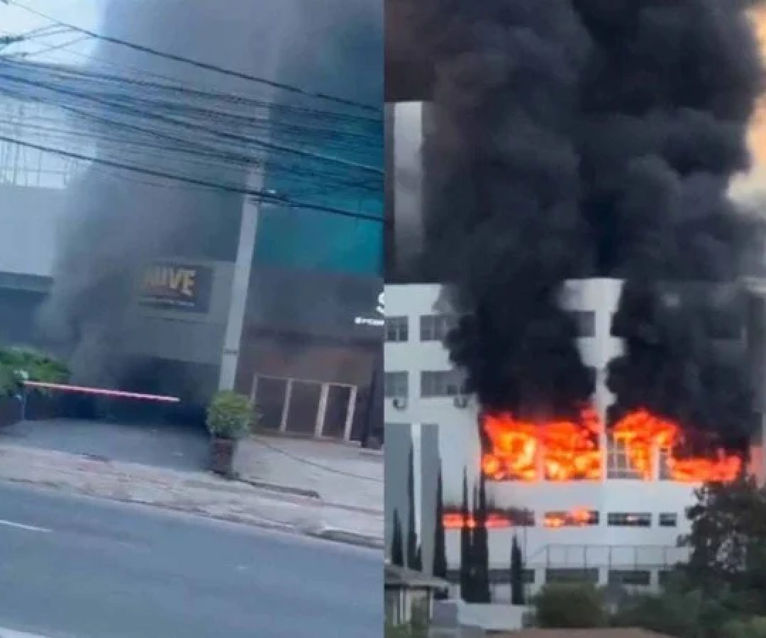 Coluna de fumaça provocada pelo incêndio pode ser vista em bairros distantes ao prédio -  (crédito: Reprodução/Redes sociais)