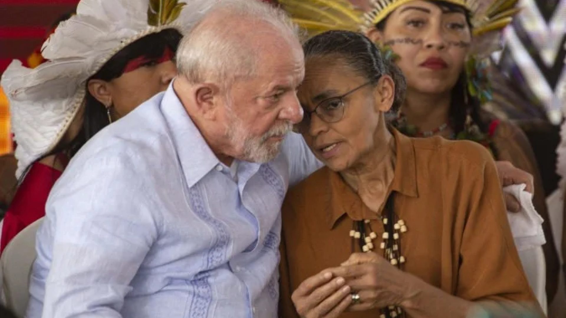Lula e Marina Silva durante o Acampamento Terra Livre em Brasília, em 2023 -  (crédito:  Marcelo Camargo/Agência Brasil)