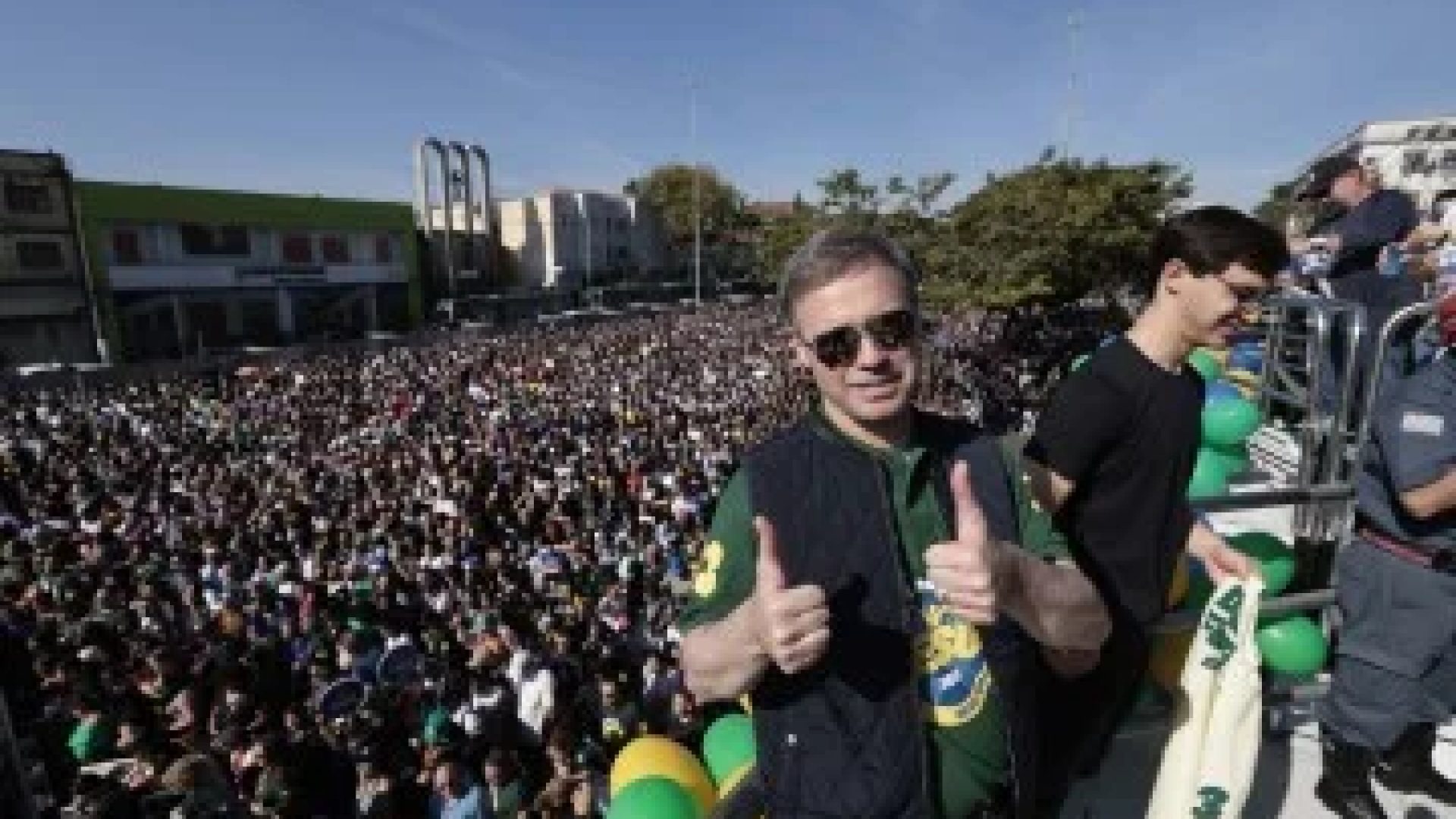 Ministro do STF André Mendonça participa da 33ª edição da Marcha para Jesus, em São Paulo, em junho: valorização do estilo de vida cristão      -  (crédito: Paulo Pinto/Agência Brasil)