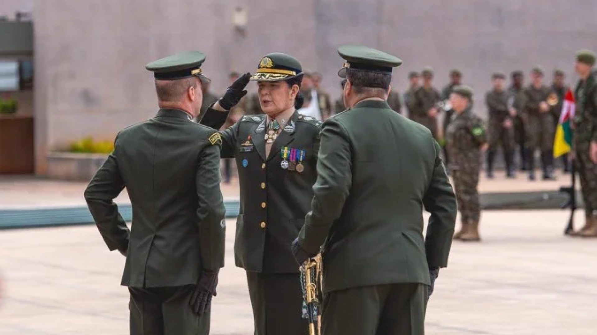 General Cláudia já estava na administração do HMAB. Porém, agora, passa a dirigi-lo: