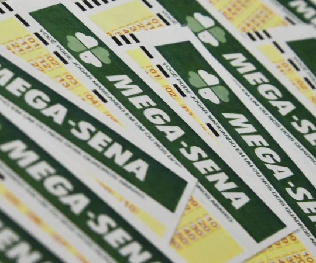Concurso 2.984 da Mega-Sena será sorteado às 21h, com prêmio acumulado estimado em R$ 75 milhões -  (crédito: Marcello Casal JrAgência Brasil)