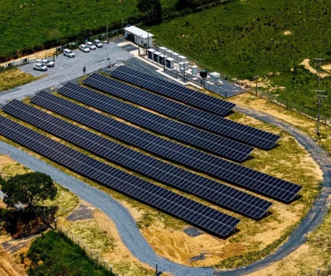 Projeto combina geração solar, armazenamento em baterias, automação da rede e medição inteligente -  (crédito: Diculgação/ Cemig)