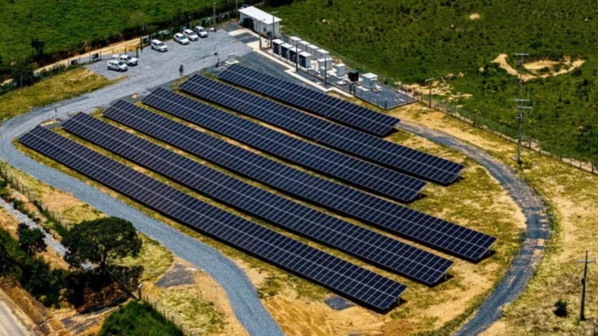 Projeto combina geração solar, armazenamento em baterias, automação da rede e medição inteligente -  (crédito: Diculgação/ Cemig)