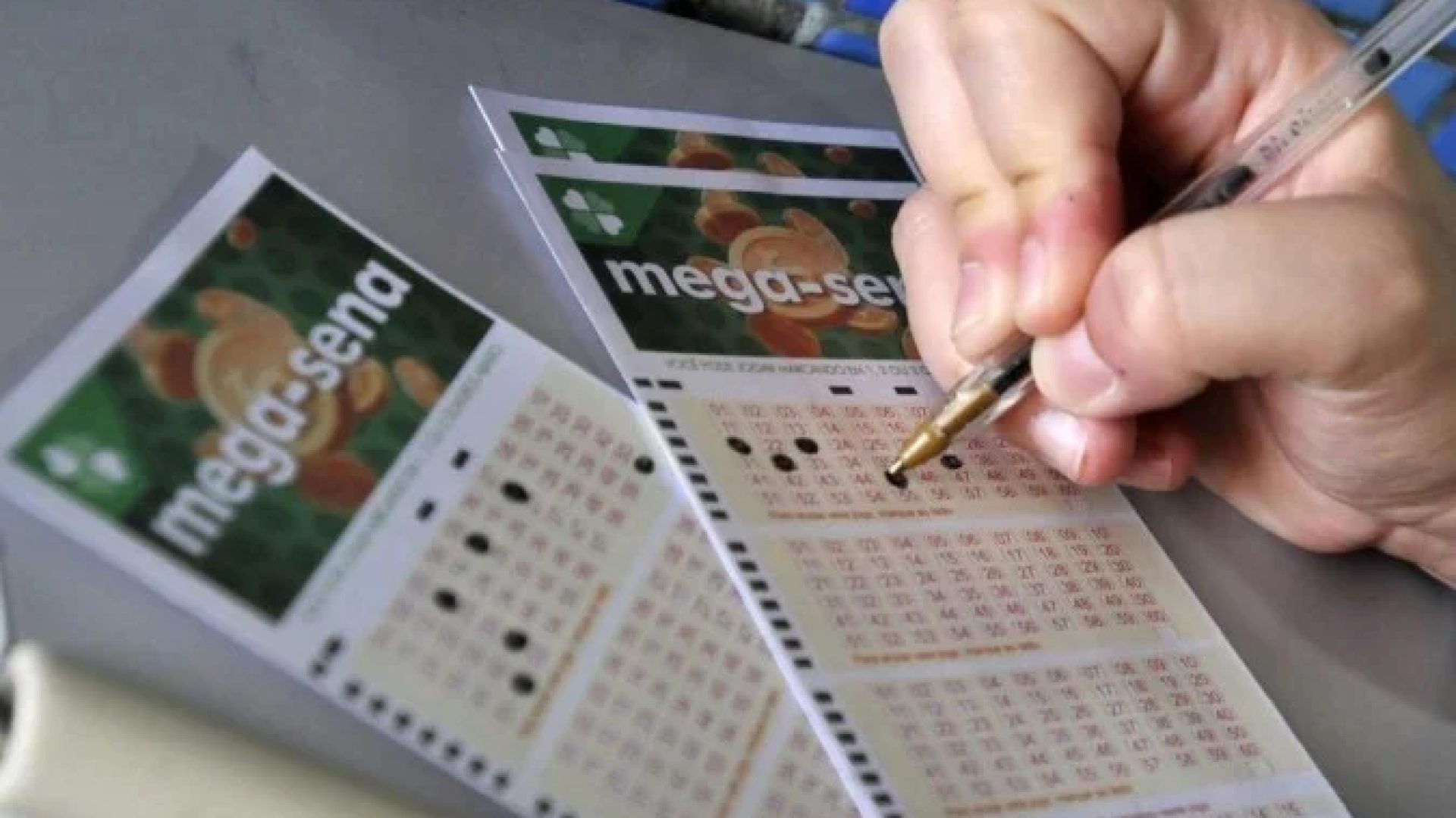 Próxima Mega-Sena tem prêmio estimado em R$ 3,5 milhões -  (crédito: Minervino J&uacute;nior/CB/D.A.Press)