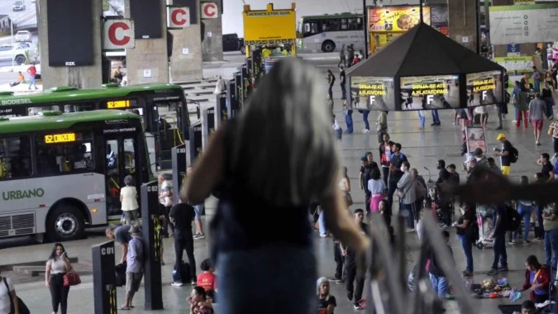 Segundo o levantamento, 83% da população acredita que o próximo ano será melhor do que o que se encerra, o equivalente a cerca de 135 milhões de pessoas -  (crédito: Minervino Júnior/CB/D.A.Press)