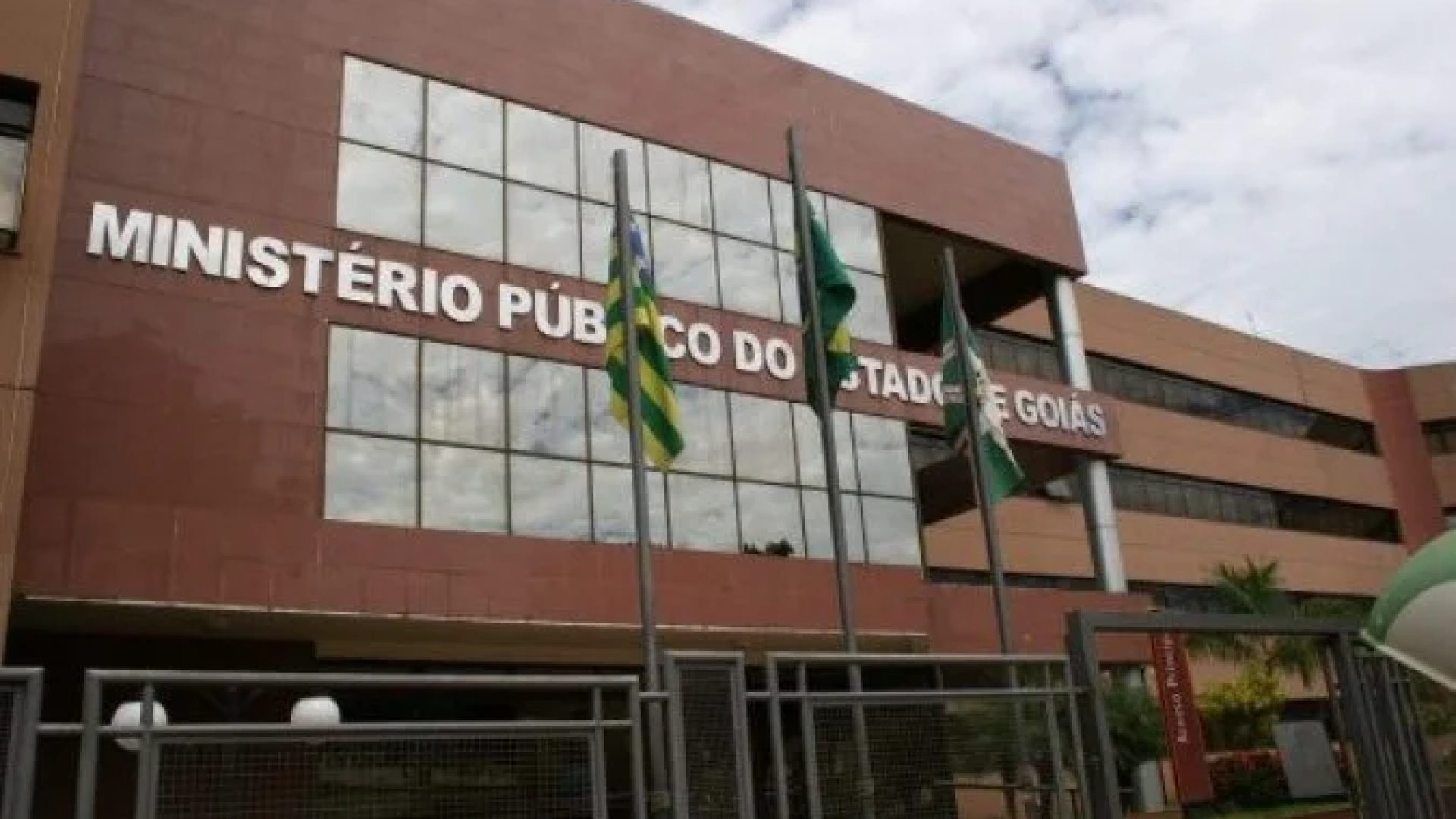 O concurso ofereceu vagas com salários superiores a até R$ 10 mil -  (crédito: Reprodução)