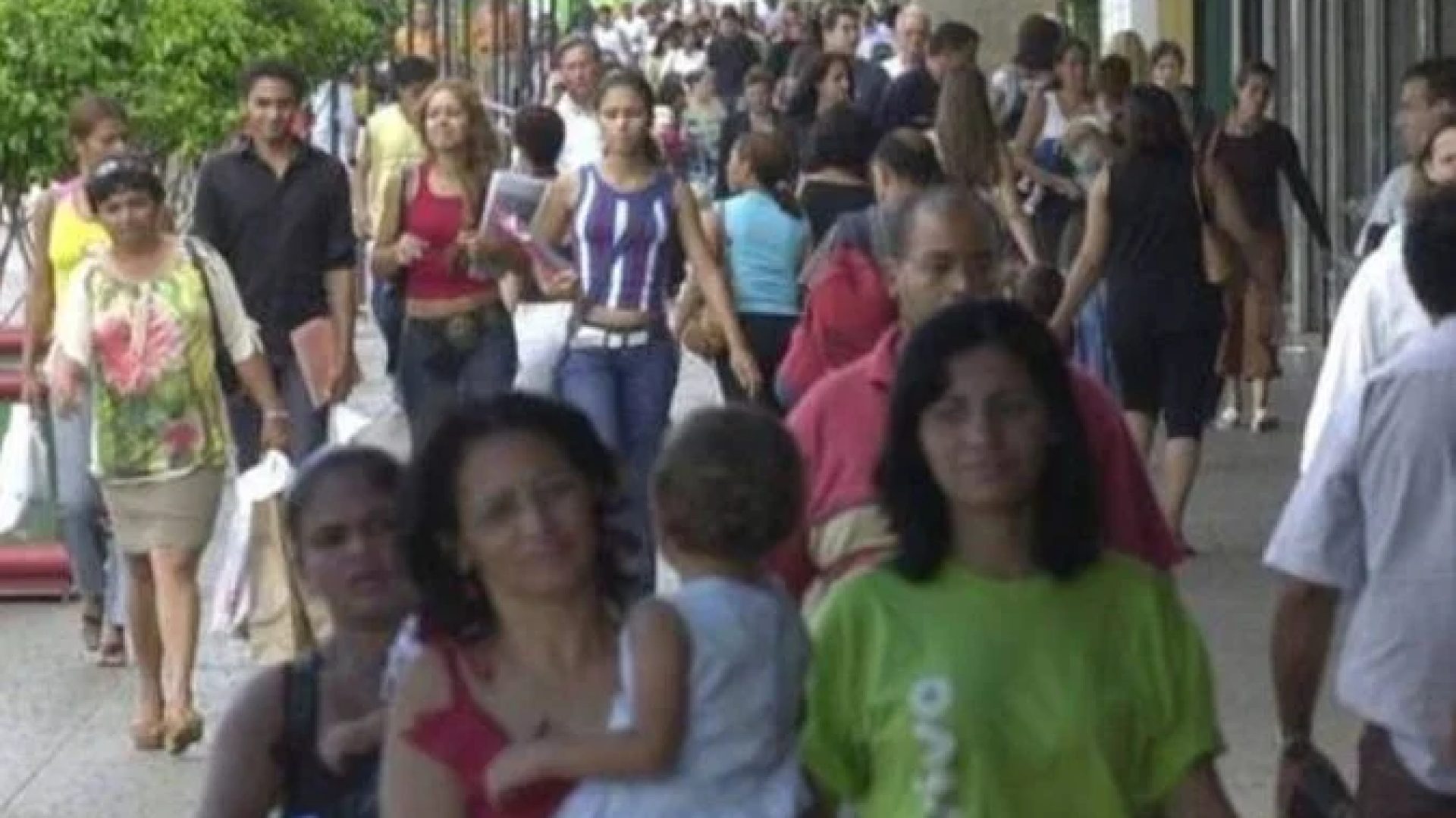 A população brasileira, de 203 milhões de pessoas, tornou-se ainda mais feminina -  (crédito: Agência Brasil/Divulgação)