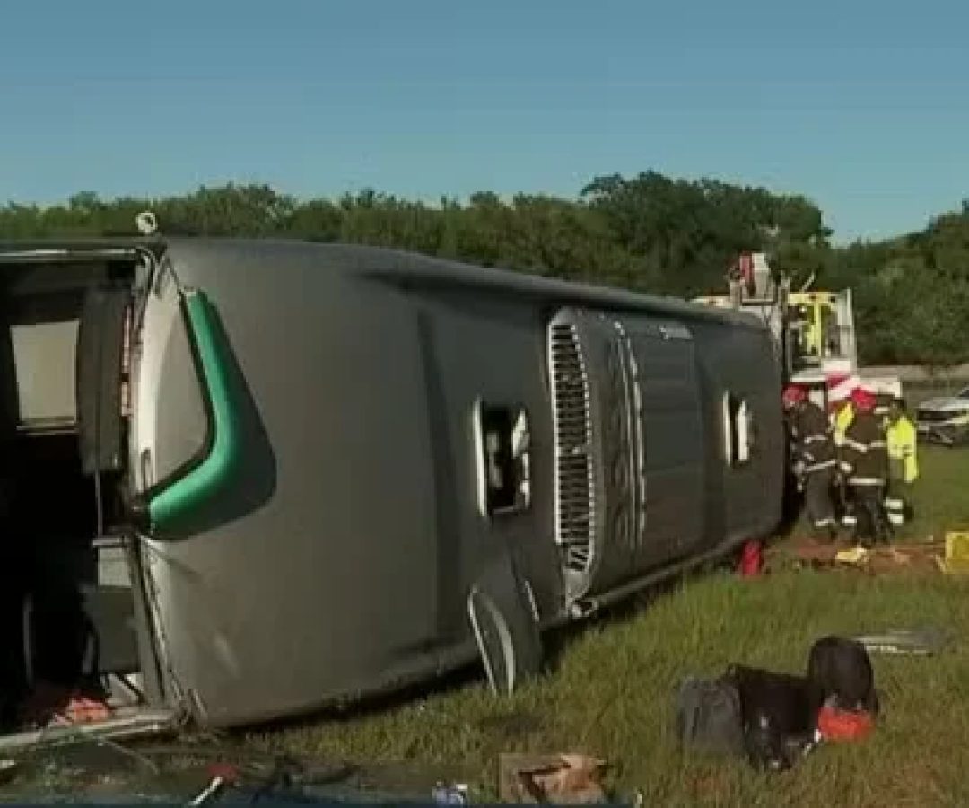 As vítimas são uma criança e um adulto. Entre os feridos, 23 pessoas sofreram ferimentos leves e outras seis ficaram gravemente feridas -  (crédito: Reprodução/EPTV)