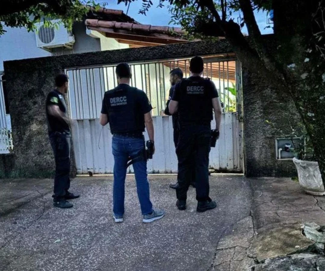 Ordens judiciais de busca e apreensão da operação que investiga fraudes em mandados de prisão foram cumpridas pela polícia em Goiás, no Distrito Federal e em Minas Gerais -  (crédito: Divulgação/Polícia Civil do Goiás)