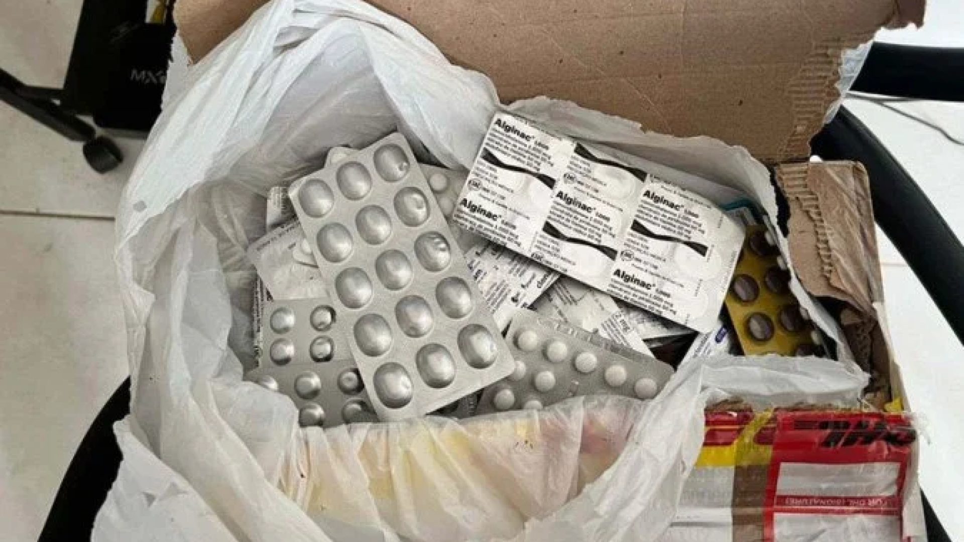 Polícia Federal deflagrou a operação Tarja Preta na manhã desta terça-feira (11/11). Investigação identificou envio ilegal de medicamentos controlados do Rio de Janeiro para o exterior com apoio da DEA e autoridades americanas -  (crédito: Reprodução/Polícia Federal )